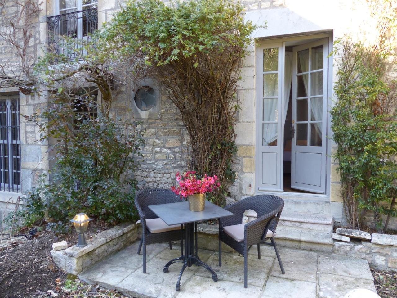 Residence Charles Quint Μπεζανσόν Εξωτερικό φωτογραφία