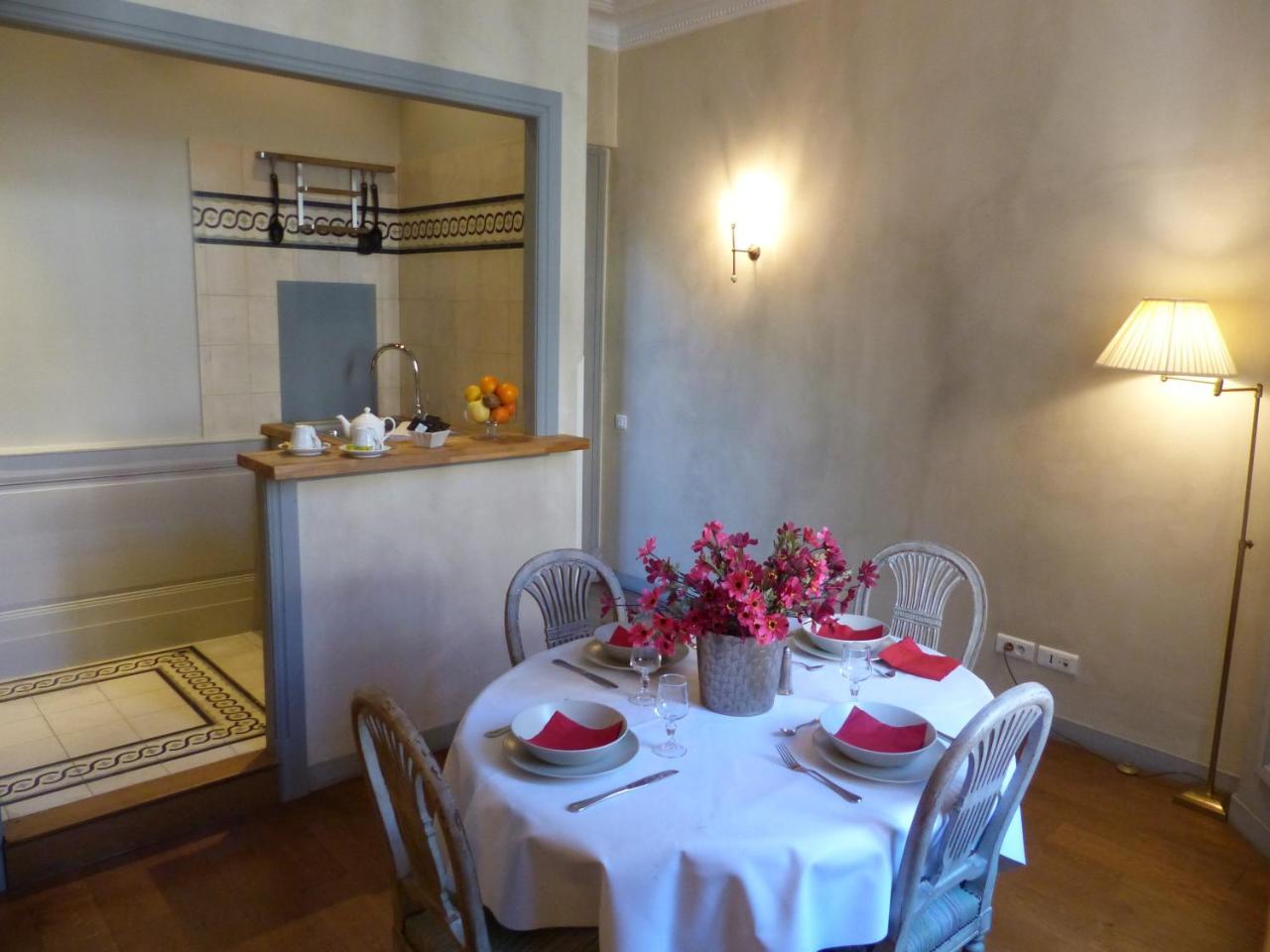 Residence Charles Quint Μπεζανσόν Εξωτερικό φωτογραφία